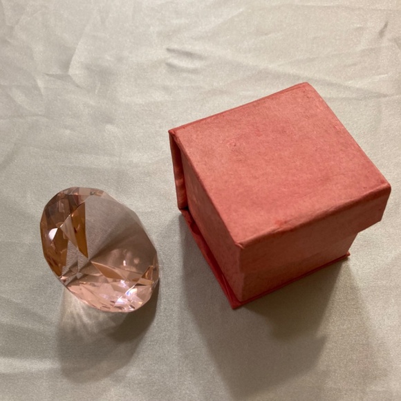 Pink Gem Jewel Diamond Faceted Glass Paperweight with Box (faded) 2.5” x 2” VGUC - Picture 6 of 14